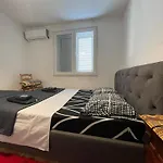 Flora Center One Bedroom App - Enjoy Travel Apartment