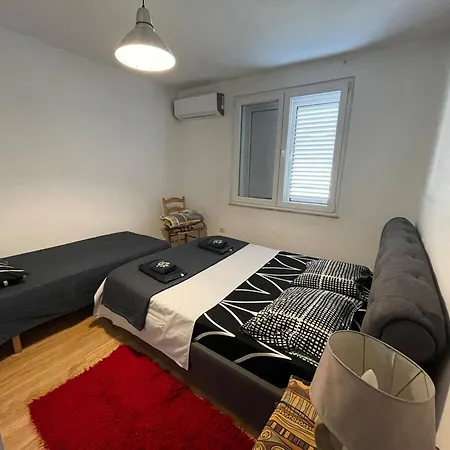 Flora - Modern Rooftop With Balcony Appartamento