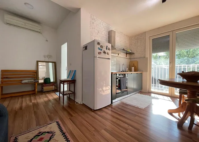 Appartement Flora Center One Bedroom App - Enjoy Travel *