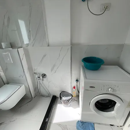 Flora Center One Bedroom App - Enjoy Travel * Тирана