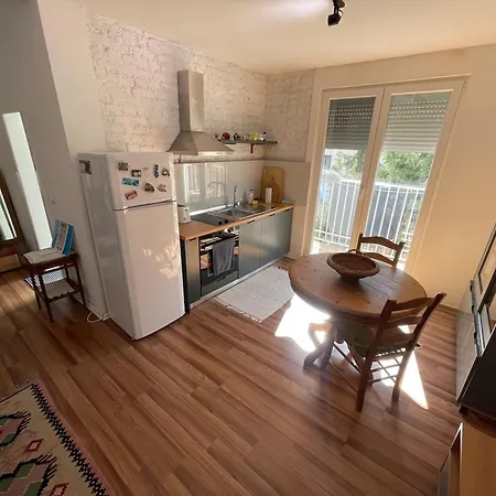 Apartment Flora Center One Bedroom App - Enjoy Travel