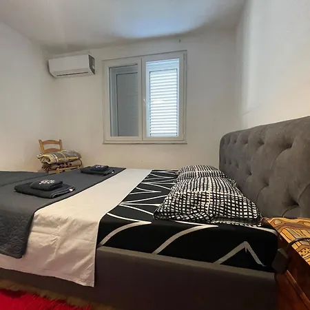 Flora Center One Bedroom App - Enjoy Travel דירה