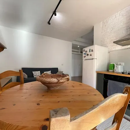 Flora Center One Bedroom App - Enjoy Travel *