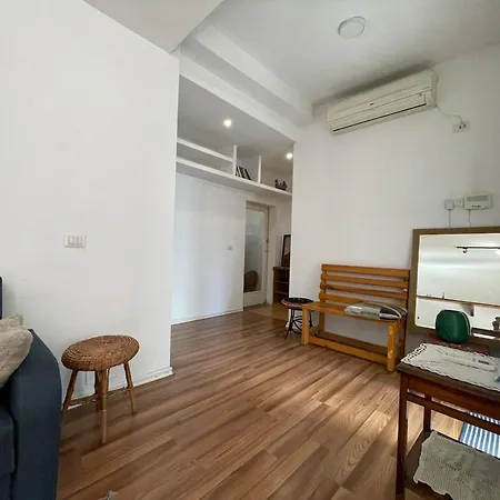 Flora Center One Bedroom App - Enjoy Travel * טיראנה