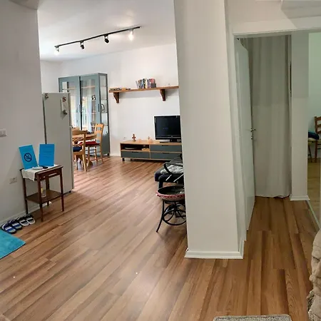 Apartment Flora Center One Bedroom App - Enjoy Travel