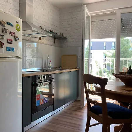 Flora - Modern Rooftop With Balcony Apartamento *