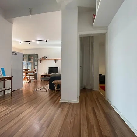 Flora Center One Bedroom App - Enjoy Travel * Тирана