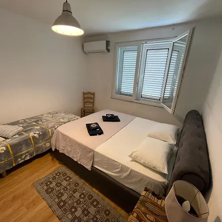 Flora Center One Bedroom App - Enjoy Travel 아파트
