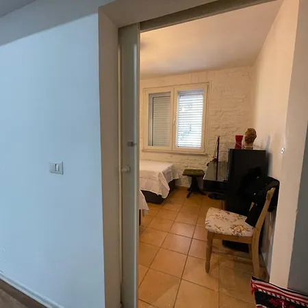 Flora Center One Bedroom App - Enjoy Travel 아파트 티라나