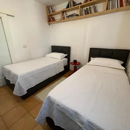 Flora Center One Bedroom App - Enjoy Travel 아파트