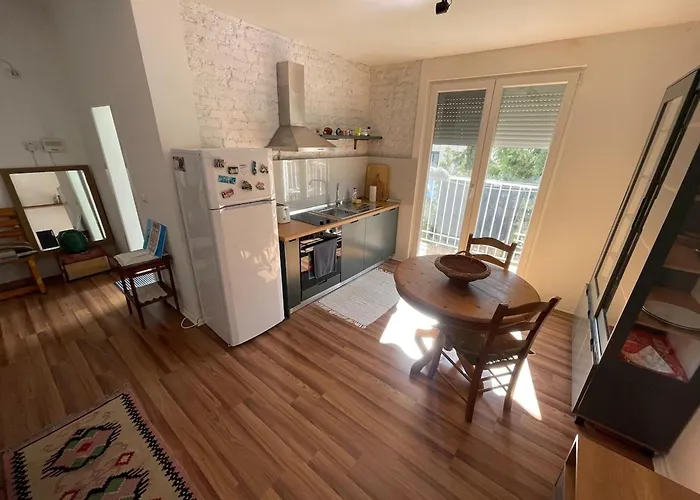 Apartment Flora Center One Bedroom App - Enjoy Travel