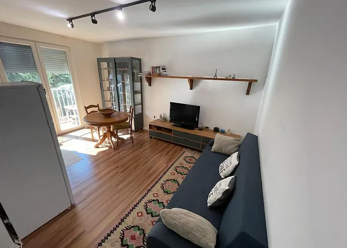 Flora Center One Bedroom App - Enjoy Travel *