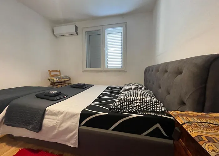 Flora Center One Bedroom App - Enjoy Travel Apartment