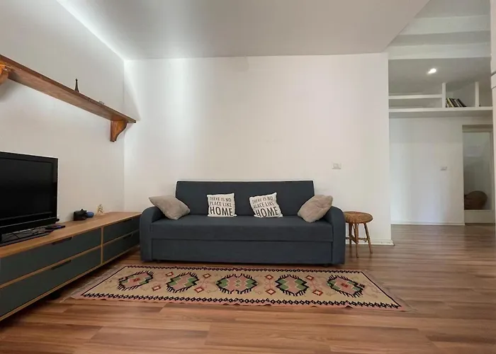 Apartment Flora Center One Bedroom App - Enjoy Travel Tirana