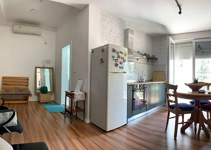 Flora Center One Bedroom App - Enjoy Travel *