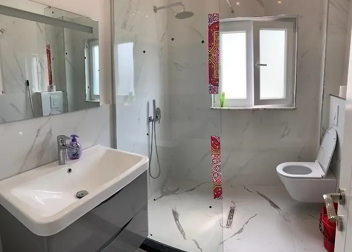 Flora Center One Bedroom App - Enjoy Travel